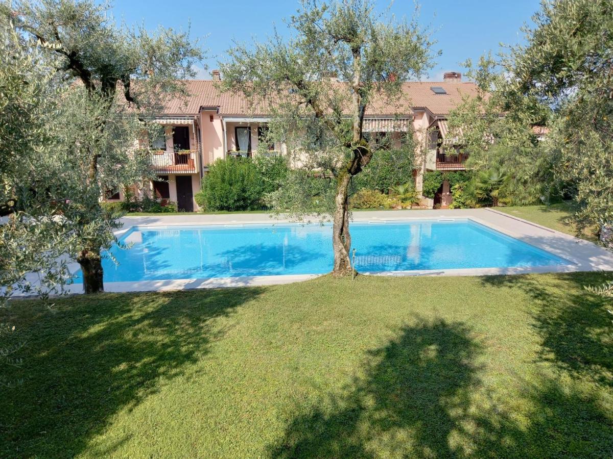 Residenza Riviera Degli Olivi Apartment Torri Del Benaco Exterior foto