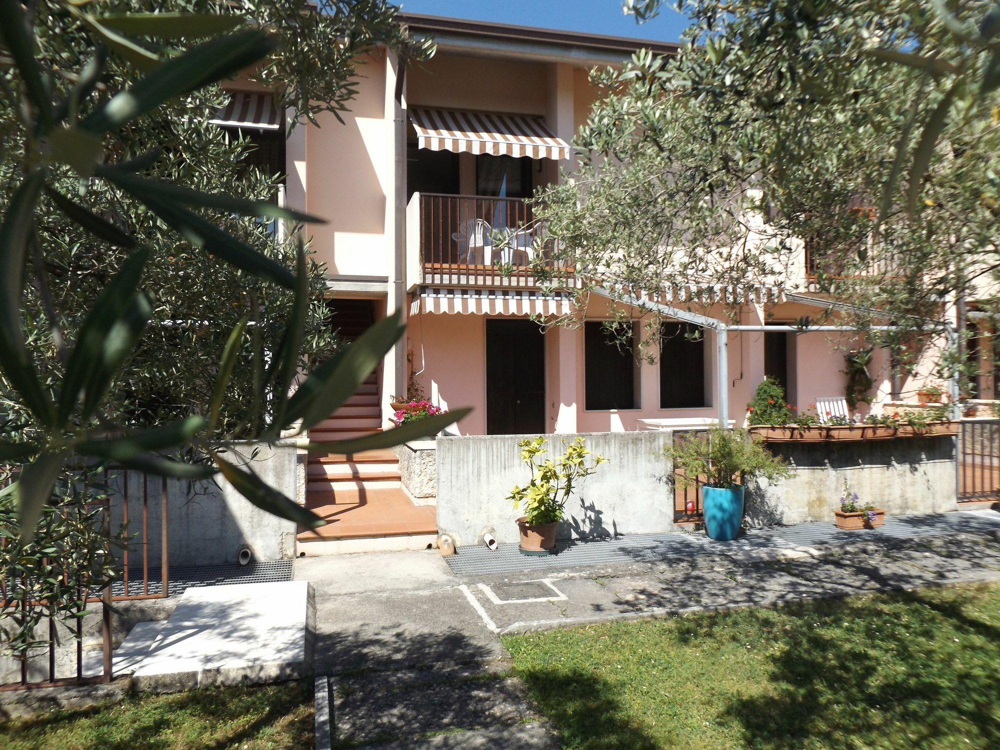 Residenza Riviera Degli Olivi Apartment Torri Del Benaco Exterior foto